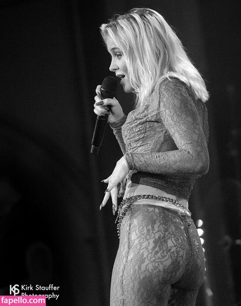 Zara Larsson / zaralarsson Onlyfans Photo Gallery 