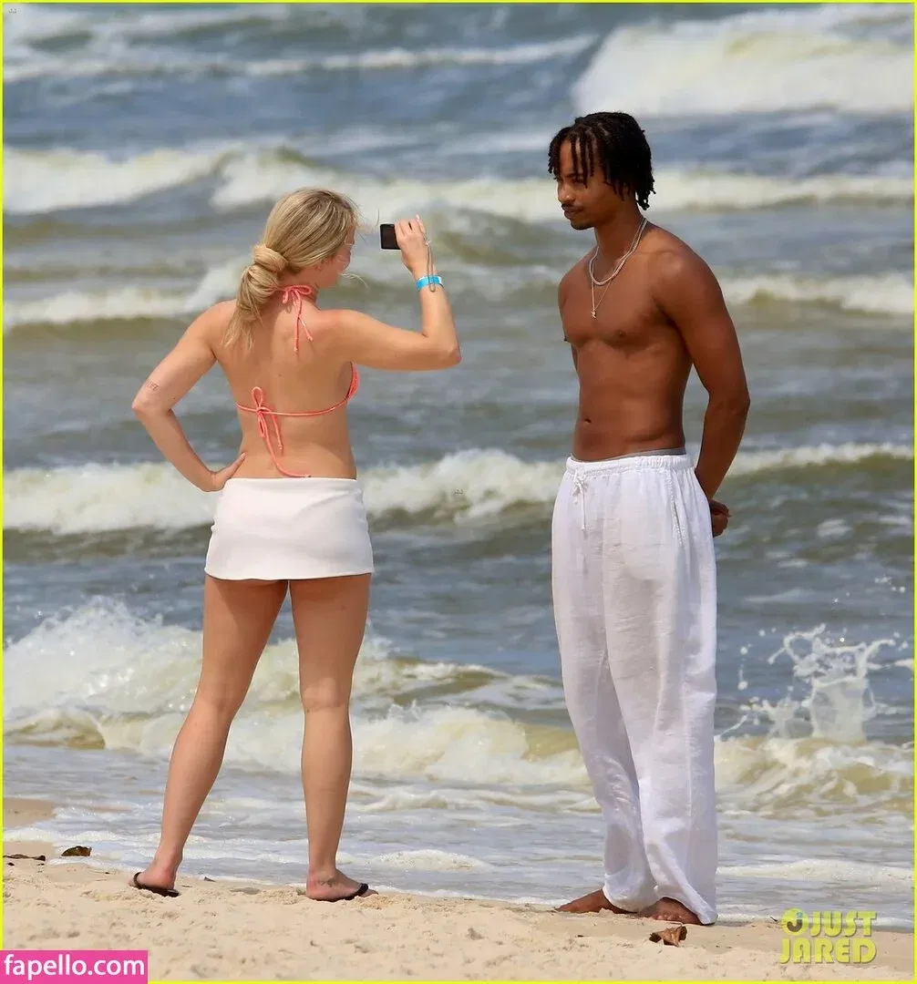 Zara Larsson / zaralarsson Onlyfans Photo Gallery 