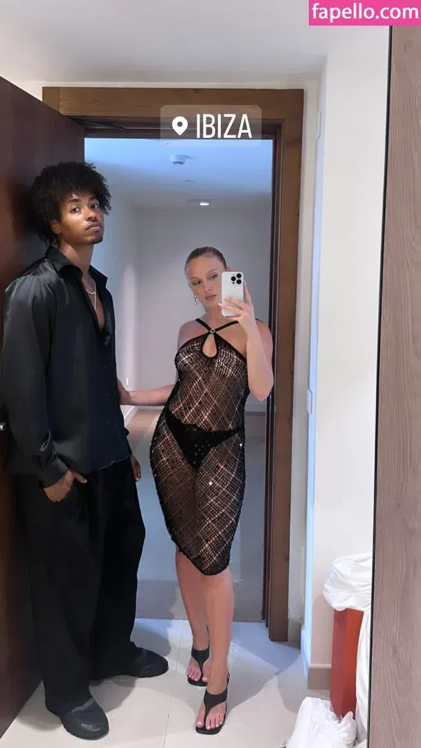 Zara Larsson / zaralarsson Onlyfans Photo Gallery 