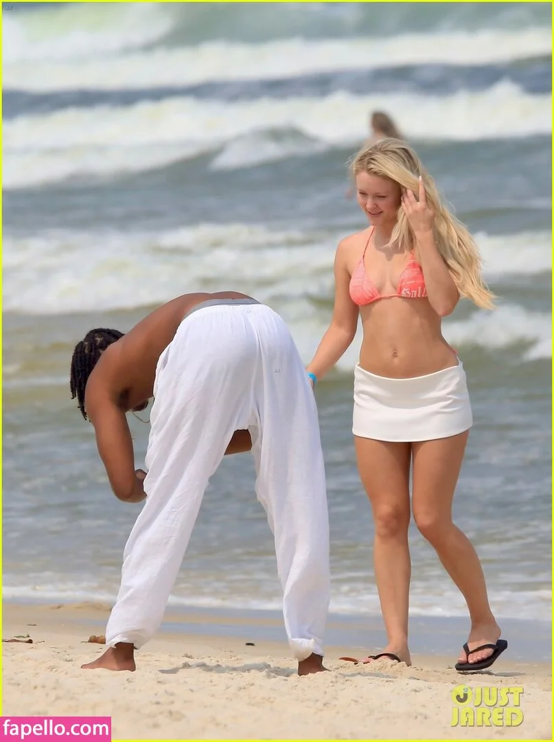 Zara Larsson / zaralarsson Onlyfans Photo Gallery 