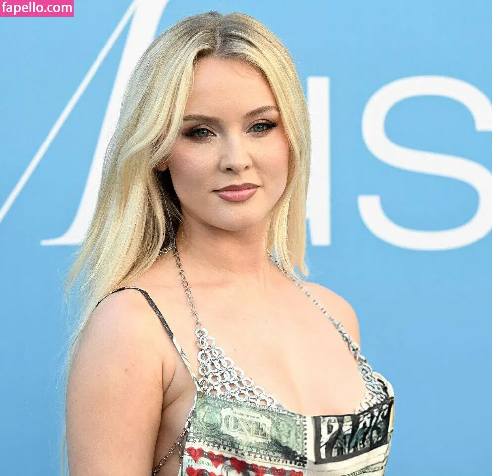 Zara Larsson / zaralarsson Onlyfans Photo Gallery 