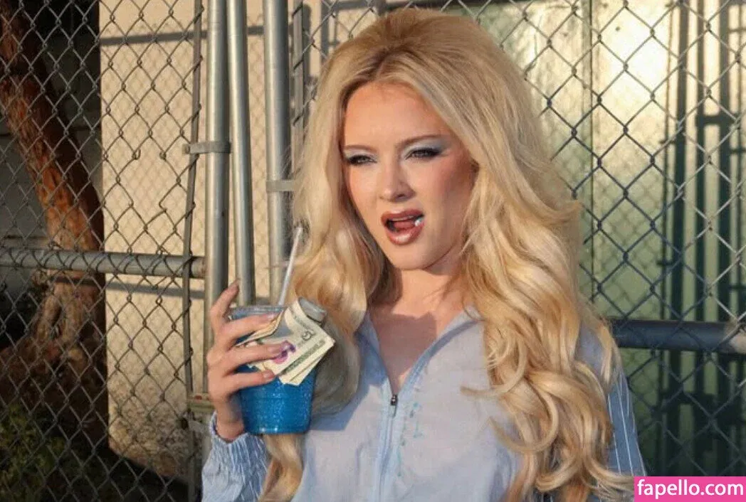 Zara Larsson / zaralarsson Onlyfans Photo Gallery 