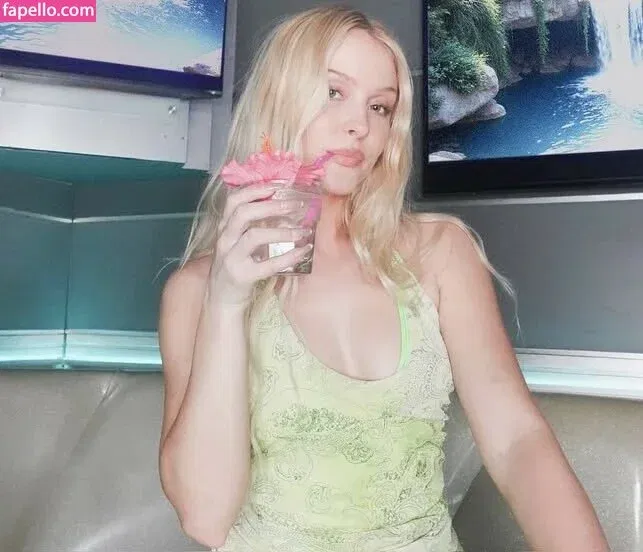 Zara Larsson / zaralarsson Onlyfans Photo Gallery 