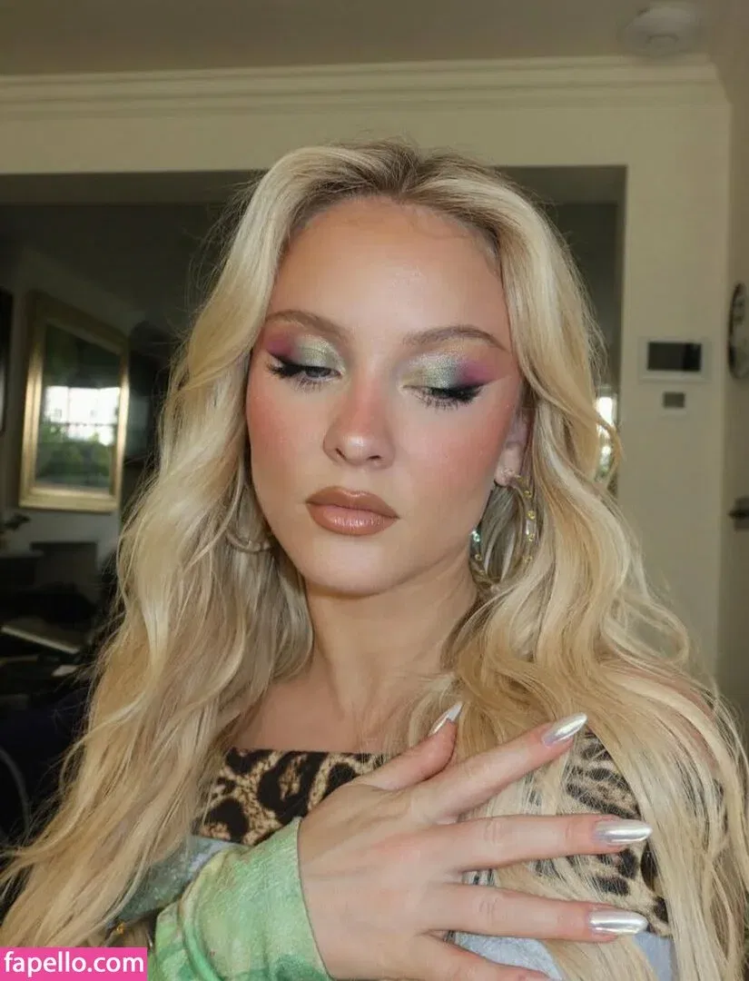 Zara Larsson / zaralarsson Onlyfans Photo Gallery 