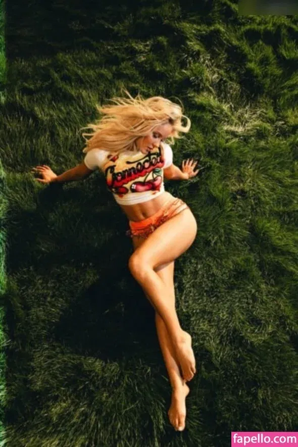 Zara Larsson / zaralarsson Onlyfans Photo Gallery 