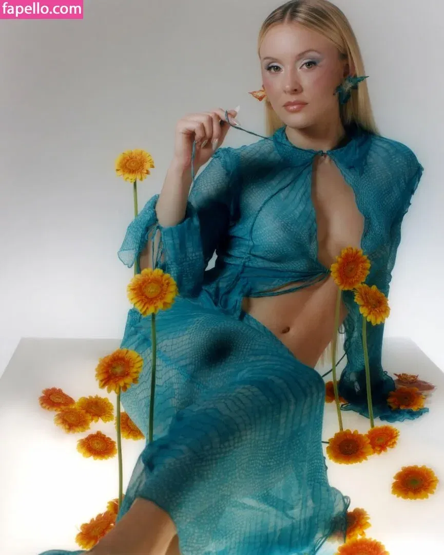 Zara Larsson / zaralarsson Onlyfans Photo Gallery 