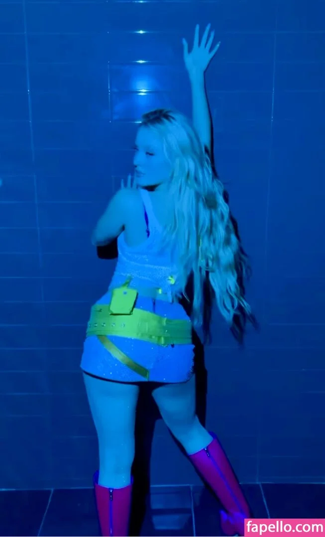 Zara Larsson / zaralarsson Onlyfans Photo Gallery 