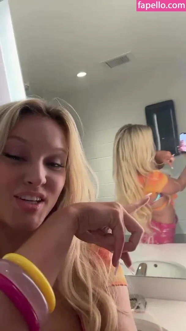 Zara Larsson / zaralarsson Onlyfans Photo Gallery 