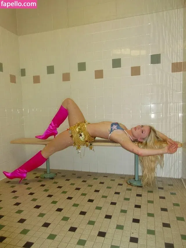 Zara Larsson / zaralarsson Onlyfans Photo Gallery 