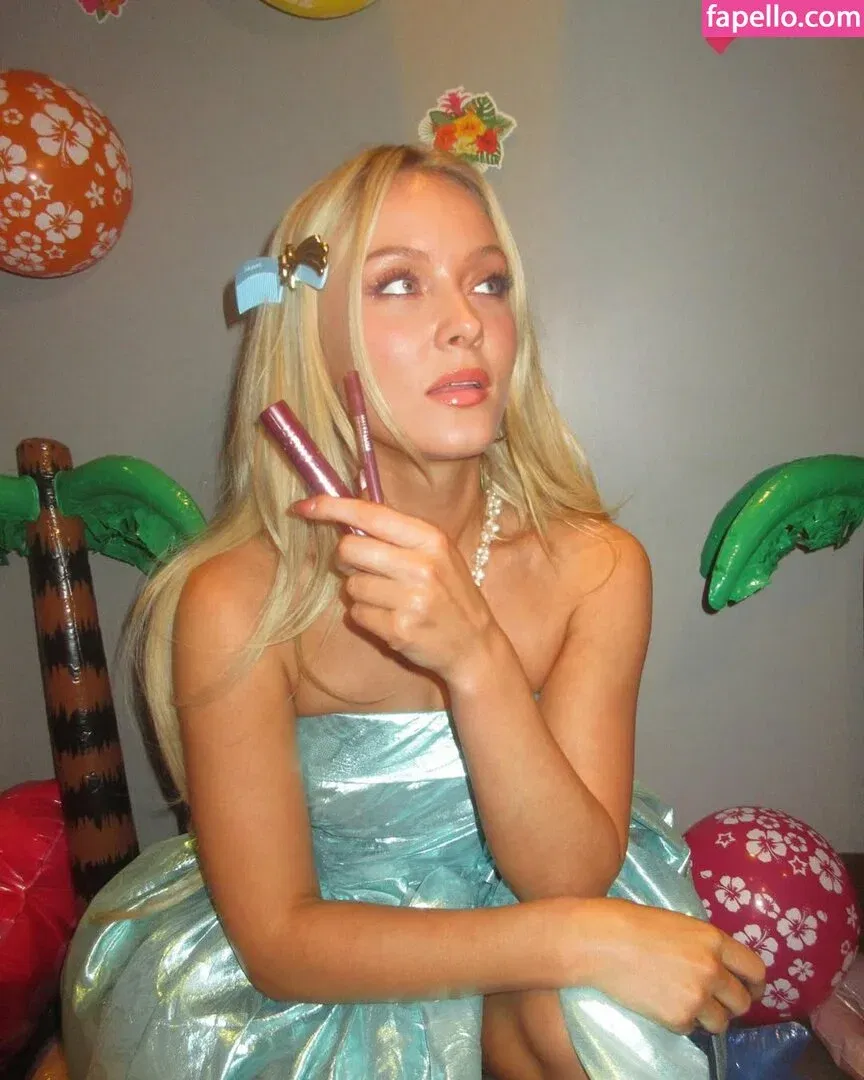 Zara Larsson / zaralarsson Onlyfans Photo Gallery 