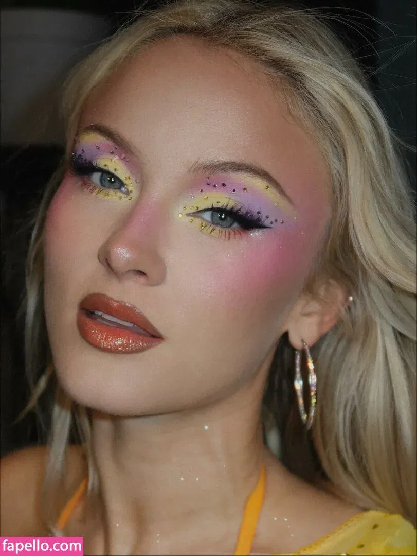 Zara Larsson / zaralarsson Onlyfans Photo Gallery 