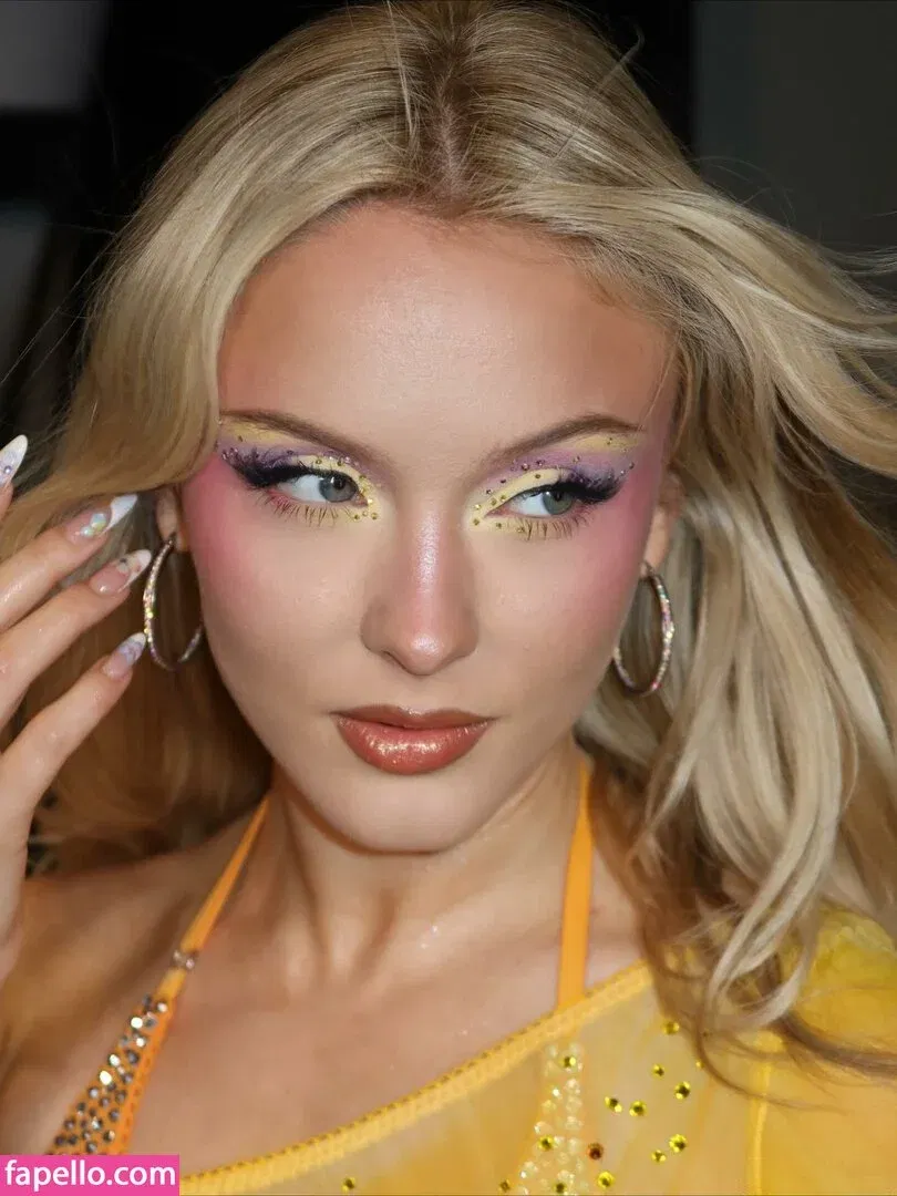 Zara Larsson / zaralarsson Onlyfans Photo Gallery 