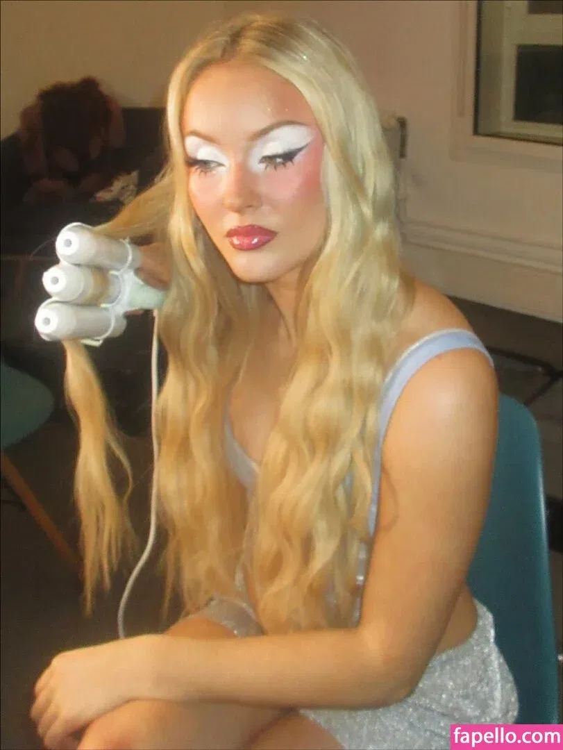 Zara Larsson / zaralarsson Onlyfans Photo Gallery 