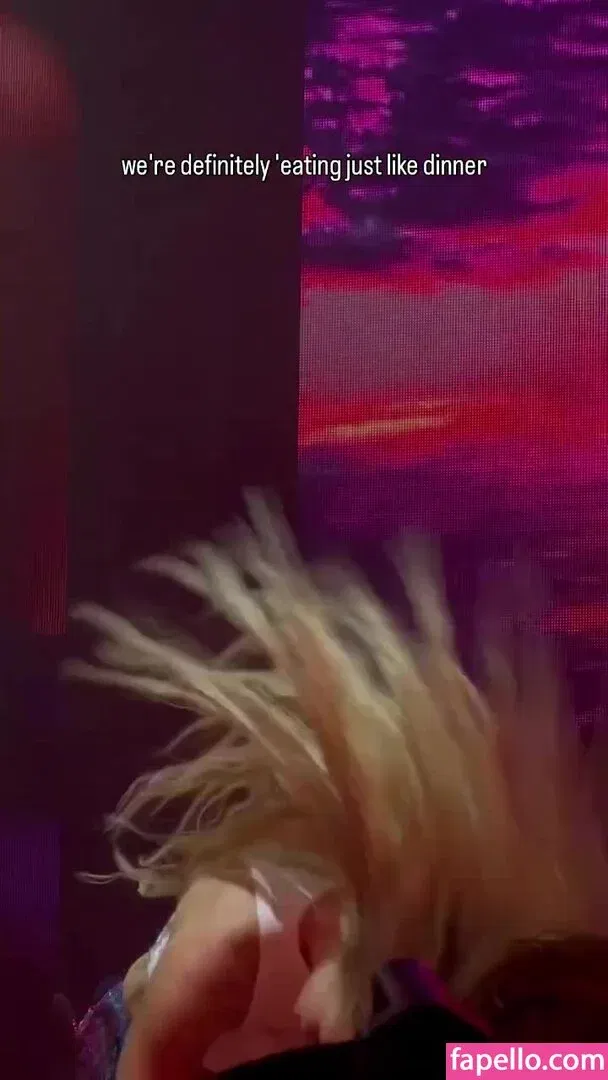 Zara Larsson / zaralarsson Onlyfans Photo Gallery 