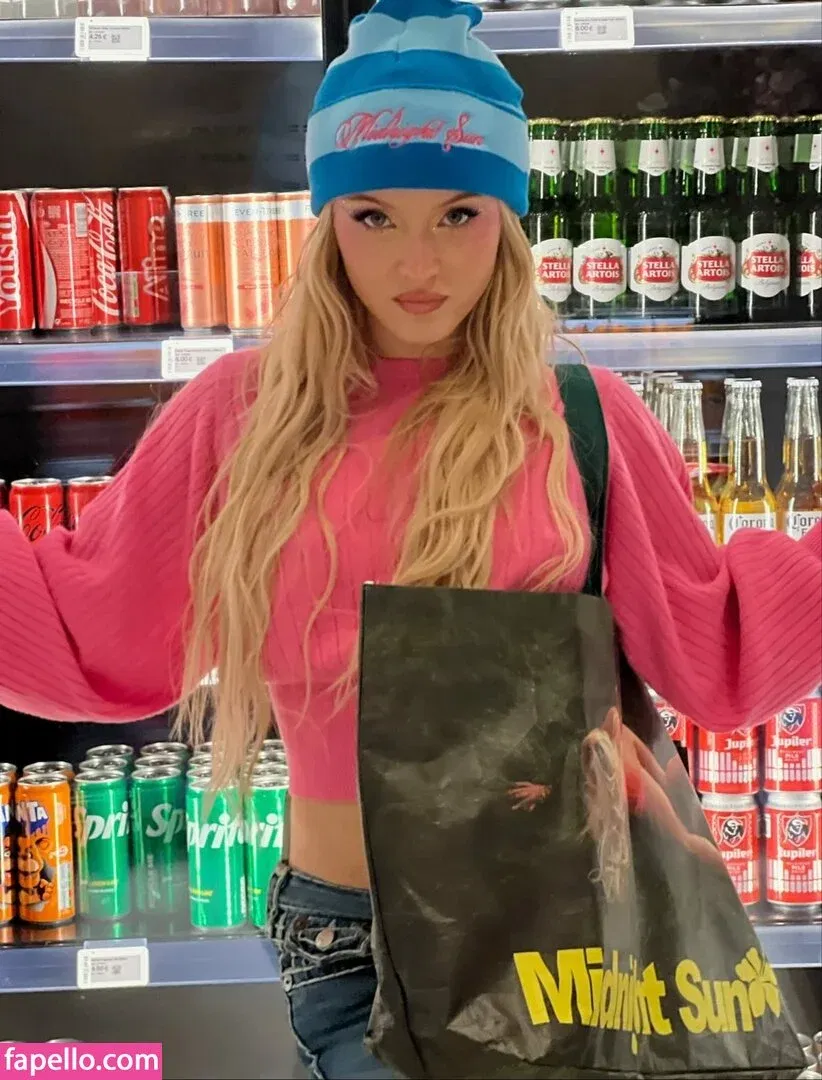 Zara Larsson / zaralarsson Onlyfans Photo Gallery 