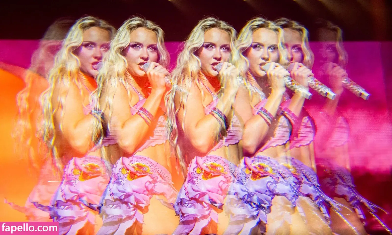 Zara Larsson / zaralarsson Onlyfans Photo Gallery 