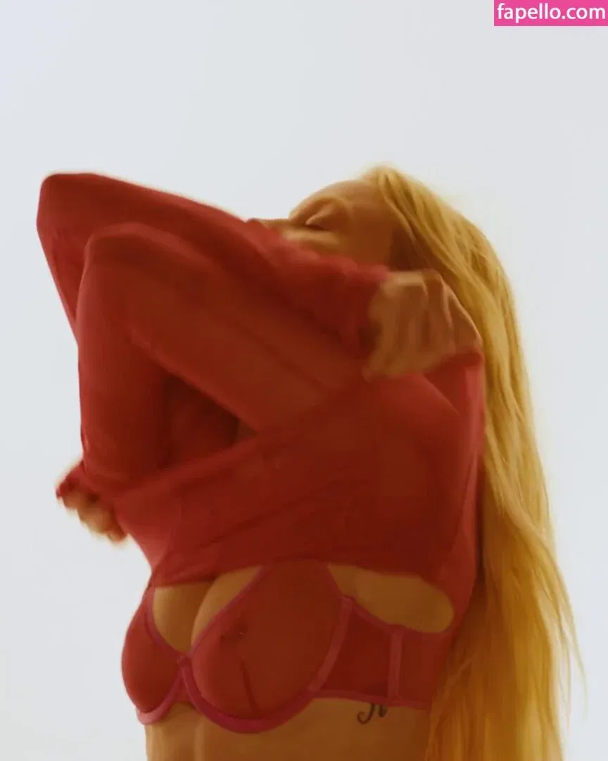 Zara Larsson / zaralarsson Onlyfans Photo Gallery 