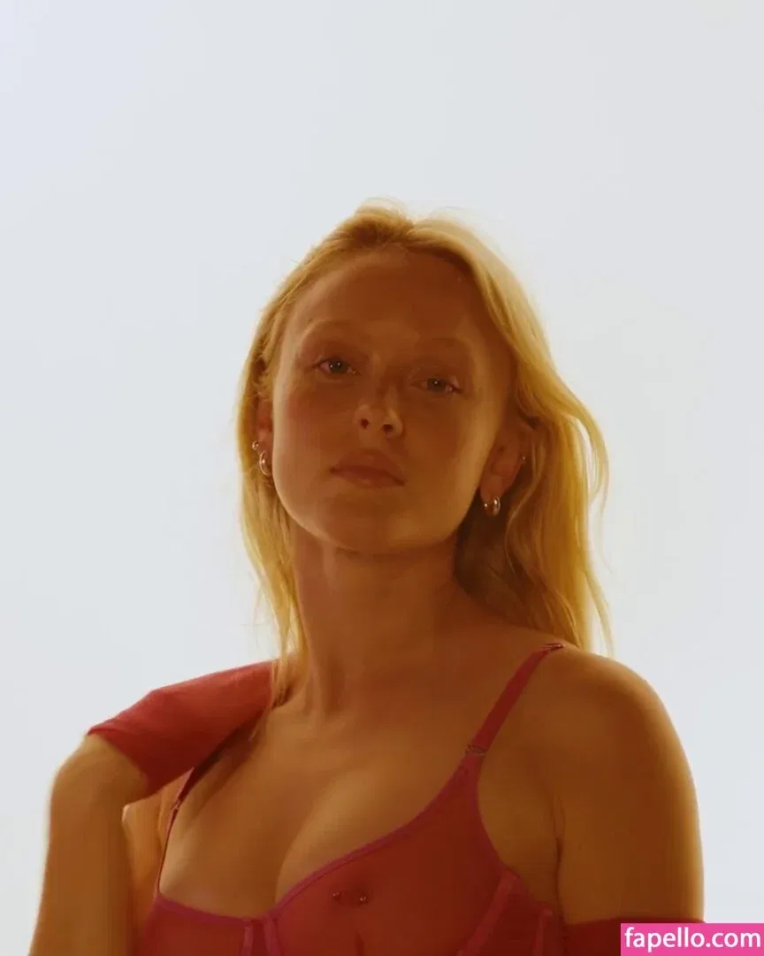 Zara Larsson / zaralarsson Onlyfans Photo Gallery 