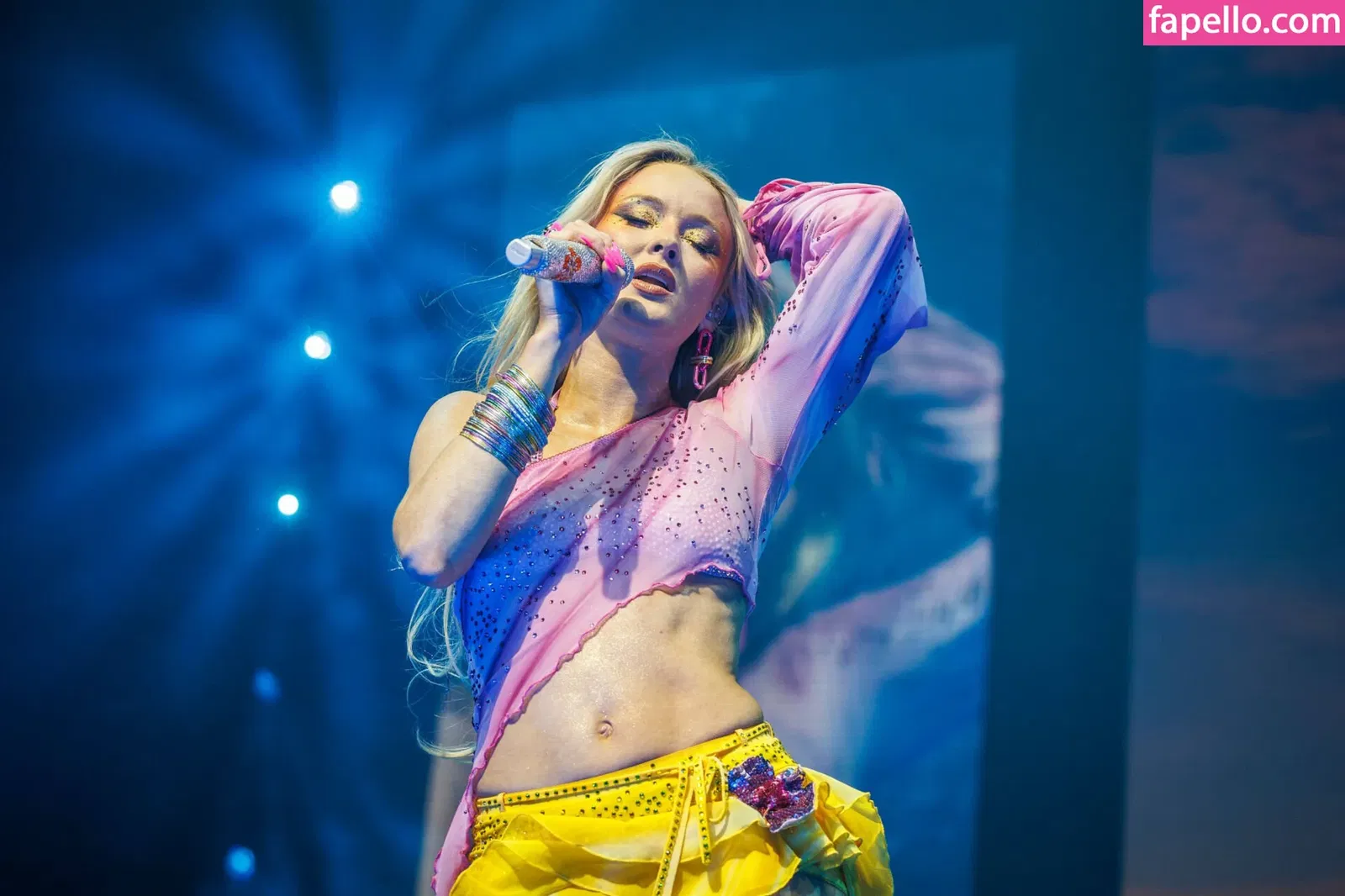 Zara Larsson / zaralarsson Onlyfans Photo Gallery 