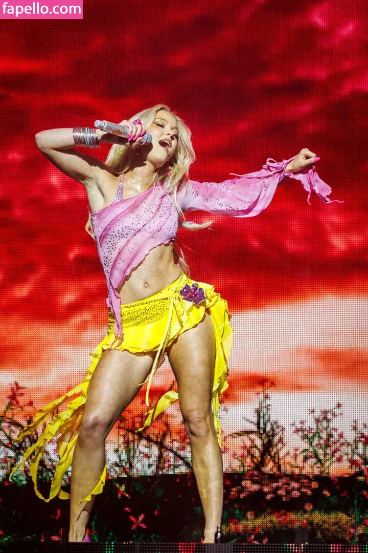 Zara Larsson / zaralarsson Onlyfans Photo Gallery 