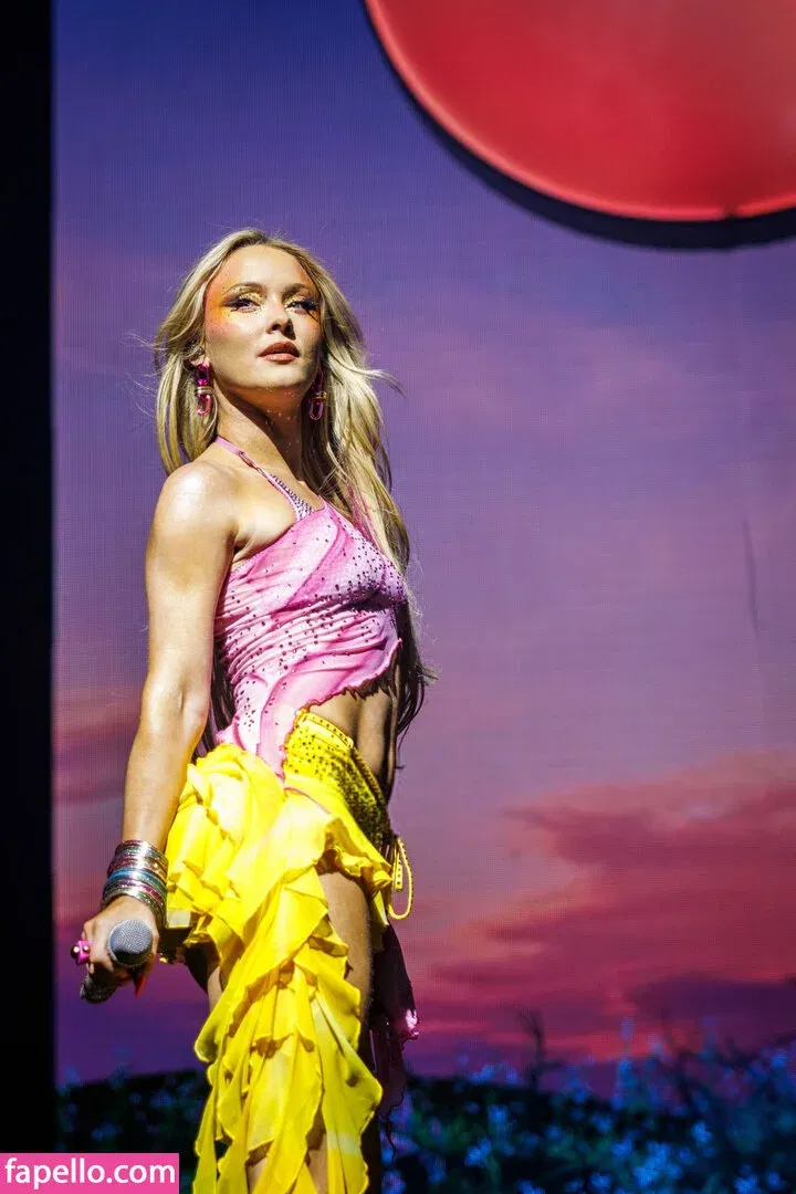 Zara Larsson / zaralarsson Onlyfans Photo Gallery 