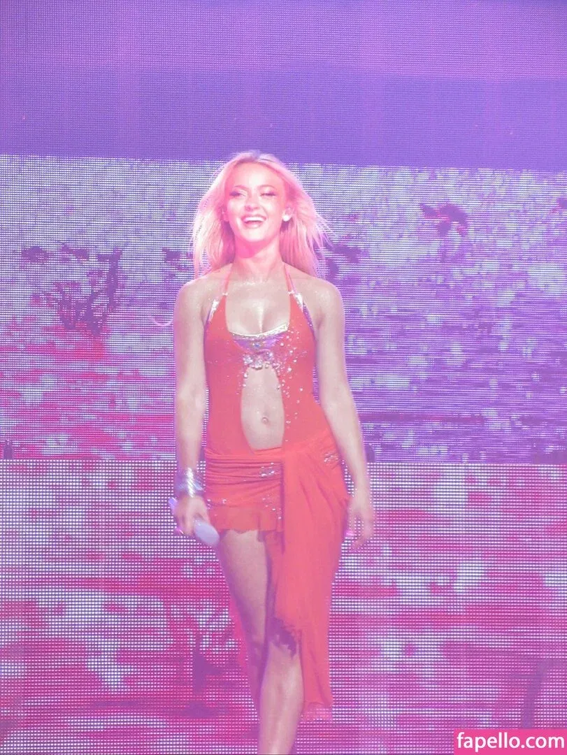 Zara Larsson / zaralarsson Onlyfans Photo Gallery 