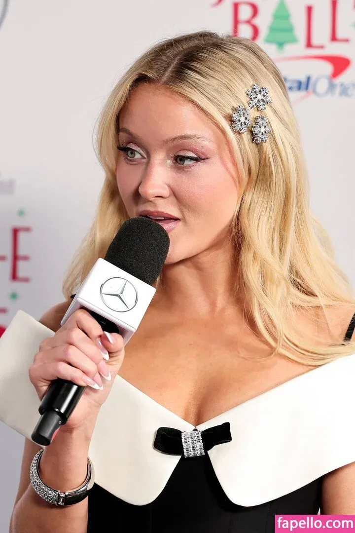 Zara Larsson / zaralarsson Onlyfans Photo Gallery 