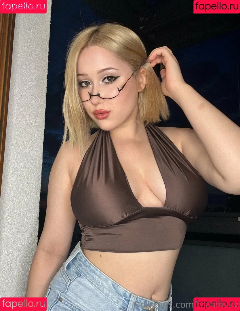 mila.milky.tea / milamilky Onlyfans Photo Gallery 