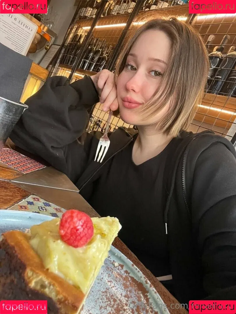 mila.milky.tea / milamilky Onlyfans Photo Gallery 