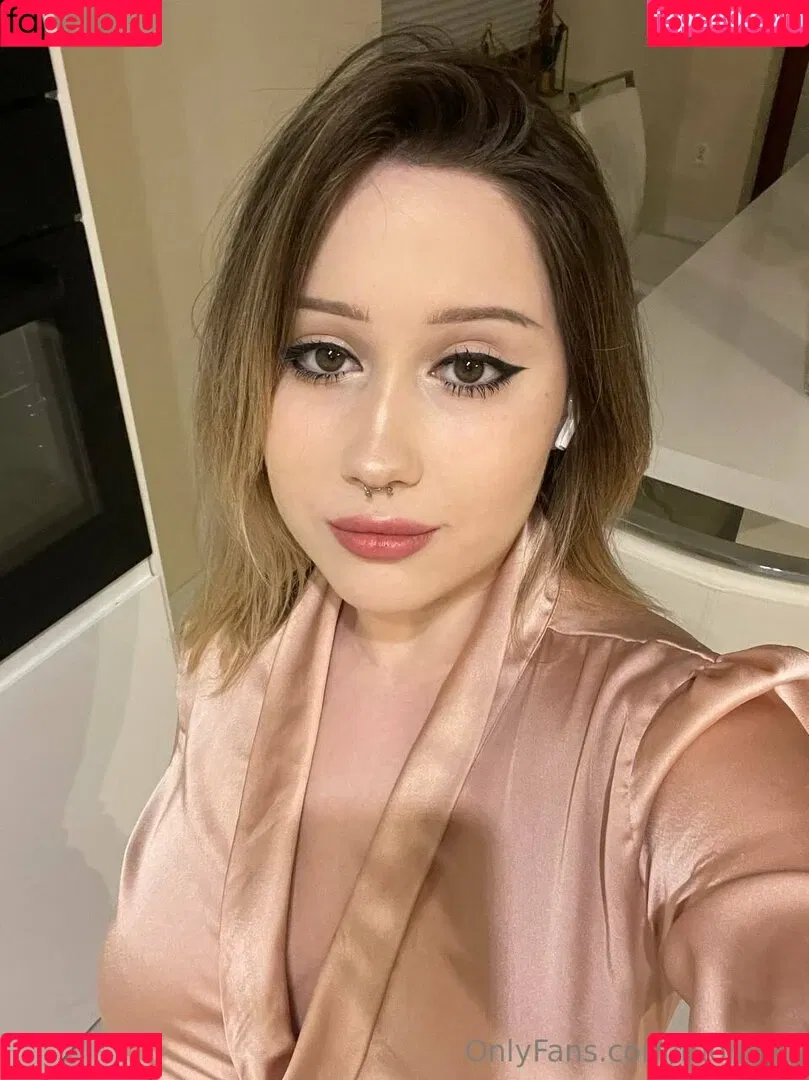 mila.milky.tea / milamilky Onlyfans Photo Gallery 