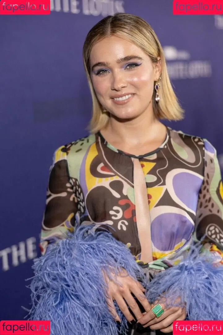 Haley Lu Richardson / haleyluhoo Onlyfans Photo Gallery 