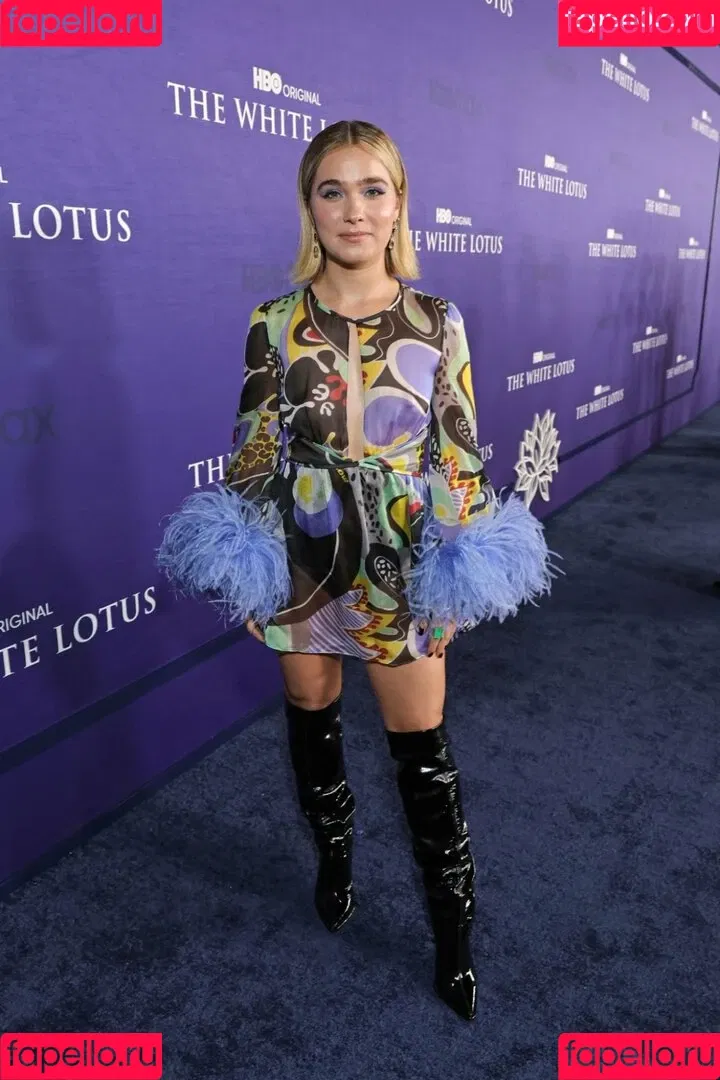 Haley Lu Richardson / haleyluhoo Onlyfans Photo Gallery 