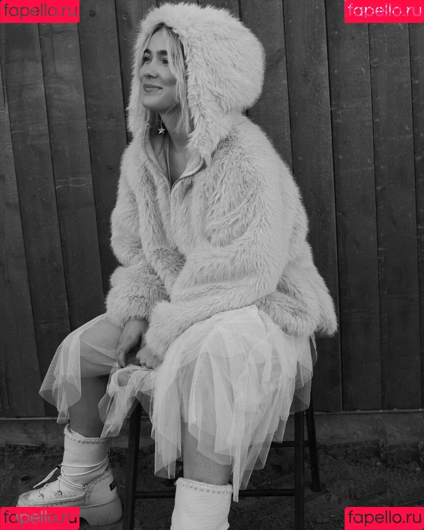Haley Lu Richardson / haleyluhoo Onlyfans Photo Gallery 