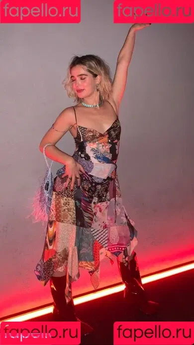 Haley Lu Richardson / haleyluhoo Onlyfans Photo Gallery 