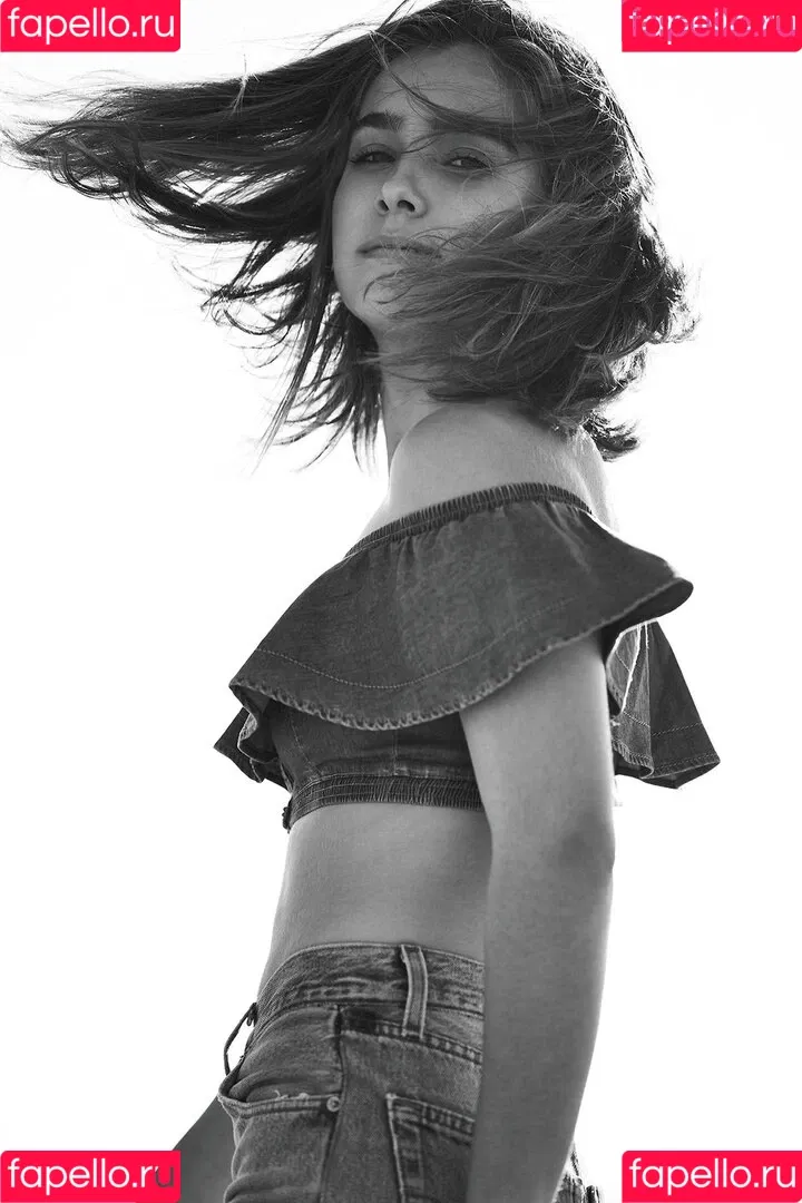 Haley Lu Richardson / haleyluhoo Onlyfans Photo Gallery 