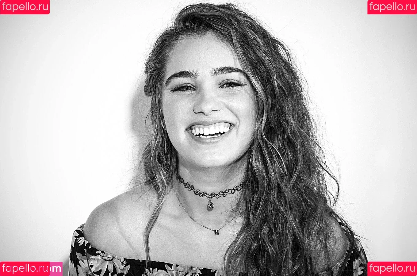 Haley Lu Richardson / haleyluhoo Onlyfans Photo Gallery 
