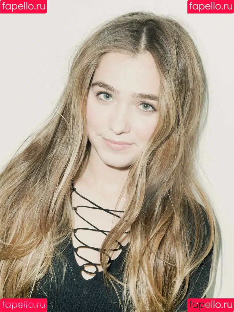 Haley Lu Richardson / haleyluhoo Onlyfans Photo Gallery 