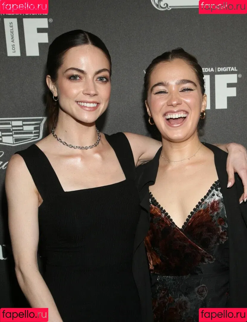 Haley Lu Richardson / haleyluhoo Onlyfans Photo Gallery 