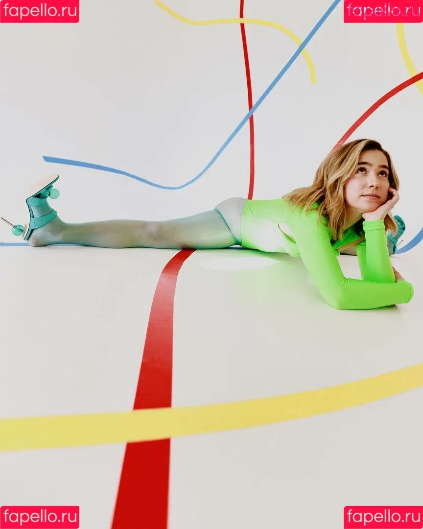 Haley Lu Richardson / haleyluhoo Onlyfans Photo Gallery 