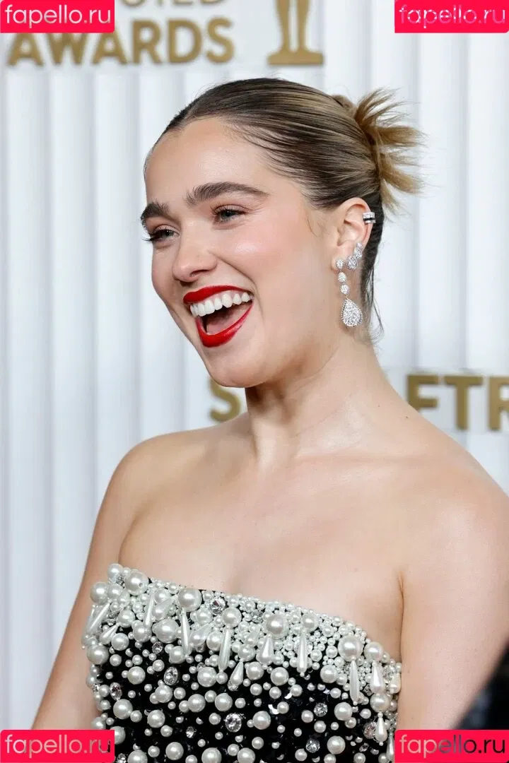 Haley Lu Richardson / haleyluhoo Onlyfans Photo Gallery 