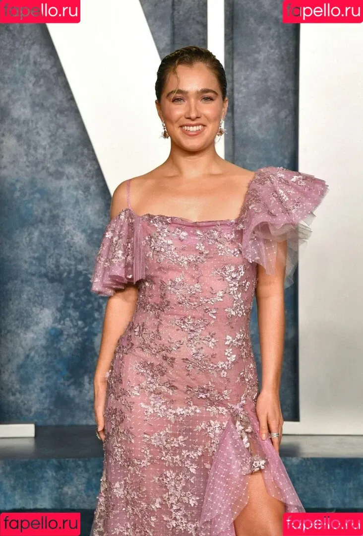 Haley Lu Richardson / haleyluhoo Onlyfans Photo Gallery 