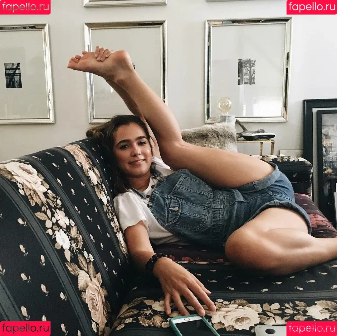 Haley Lu Richardson / haleyluhoo Onlyfans Photo Gallery 