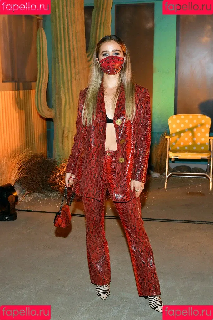 Haley Lu Richardson / haleyluhoo Onlyfans Photo Gallery 
