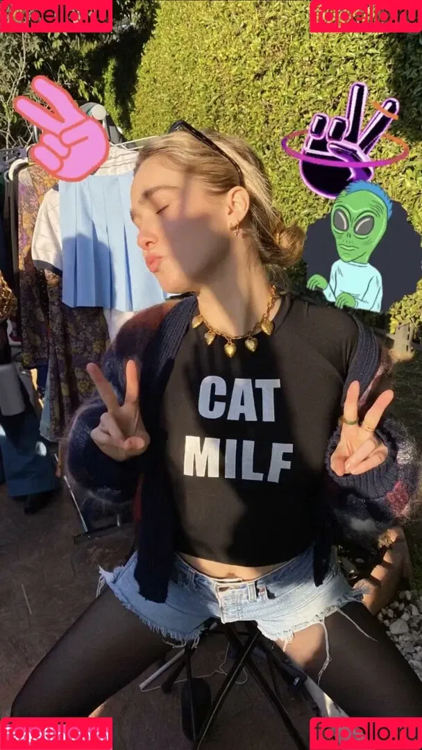 Haley Lu Richardson / haleyluhoo Onlyfans Photo Gallery 