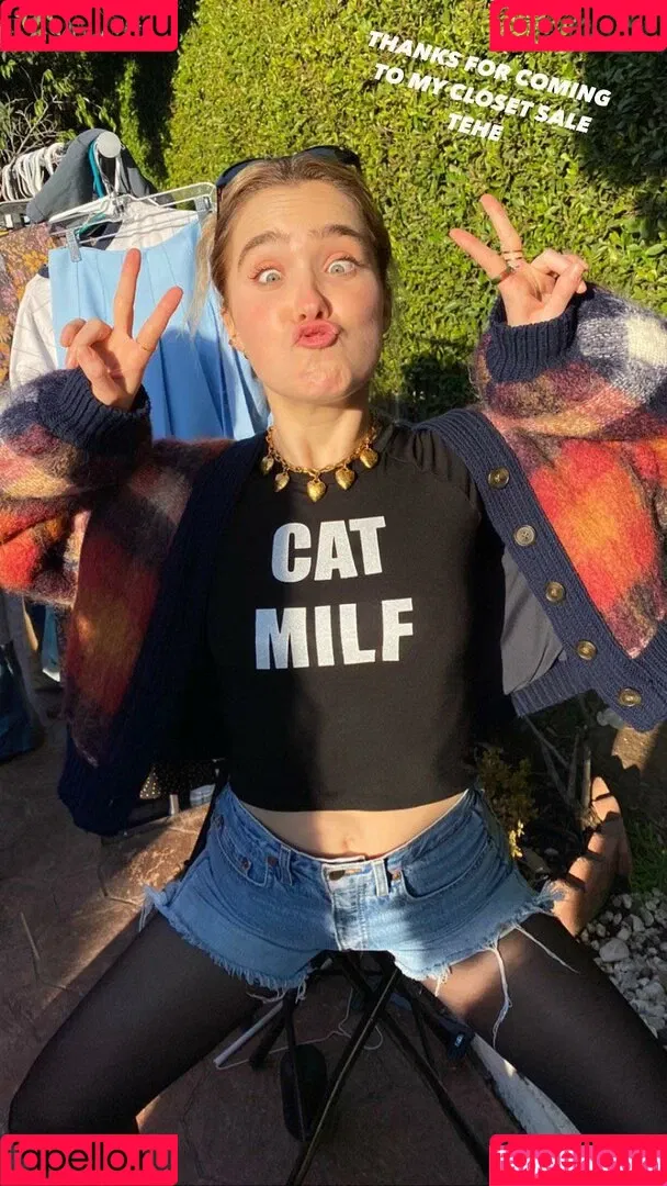 Haley Lu Richardson / haleyluhoo Onlyfans Photo Gallery 