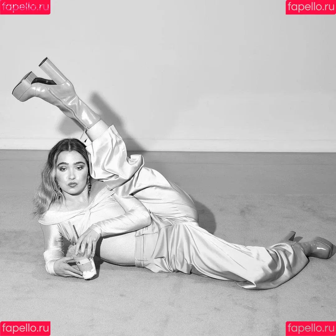 Haley Lu Richardson / haleyluhoo Onlyfans Photo Gallery 