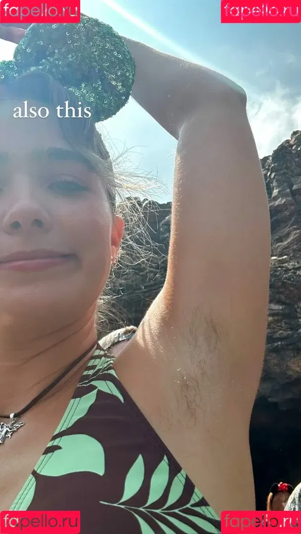 Haley Lu Richardson / haleyluhoo Onlyfans Photo Gallery 