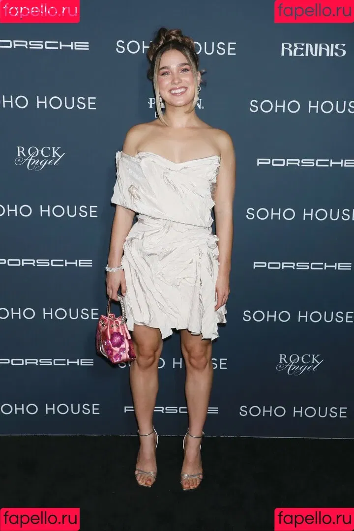 Haley Lu Richardson / haleyluhoo Onlyfans Photo Gallery 
