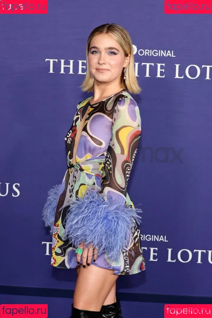 Haley Lu Richardson / haleyluhoo Onlyfans Photo Gallery 
