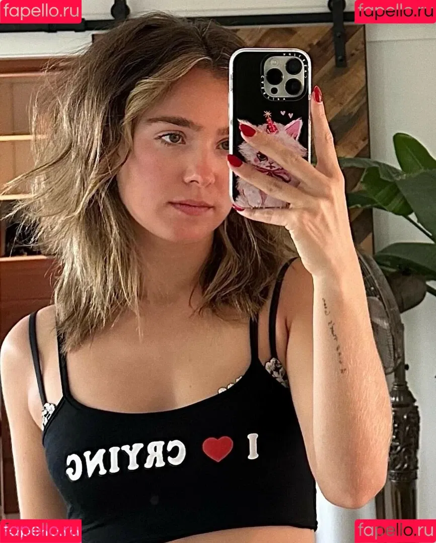 Haley Lu Richardson / haleyluhoo Onlyfans Photo Gallery 